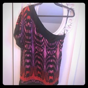 Bebe top One of the shoulder